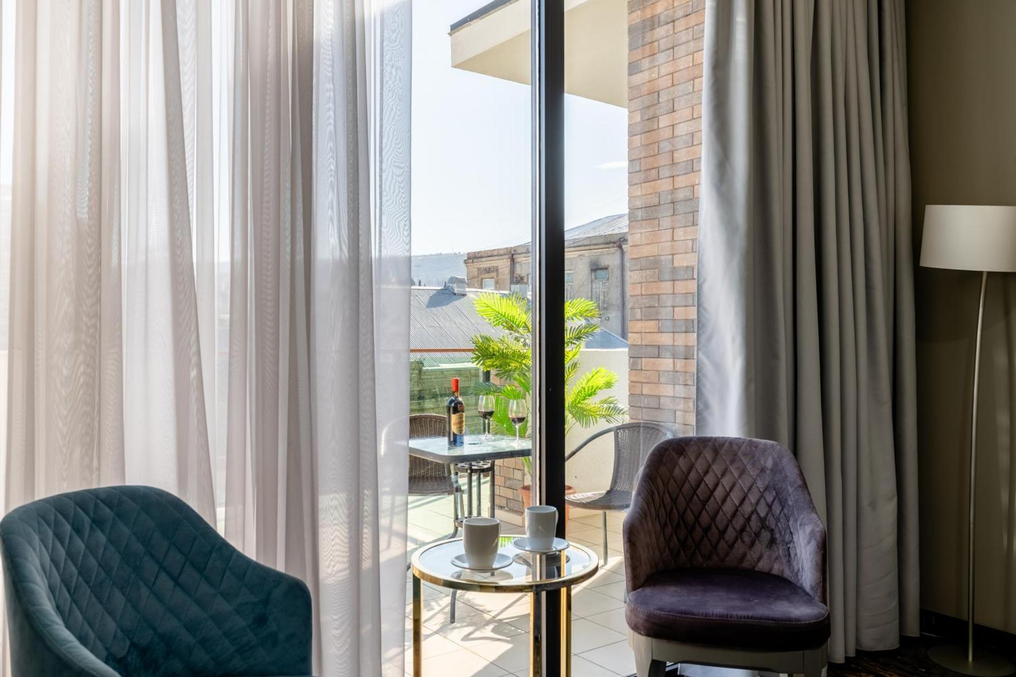 Brosse Garden Hotel Tbilisi Exterior foto