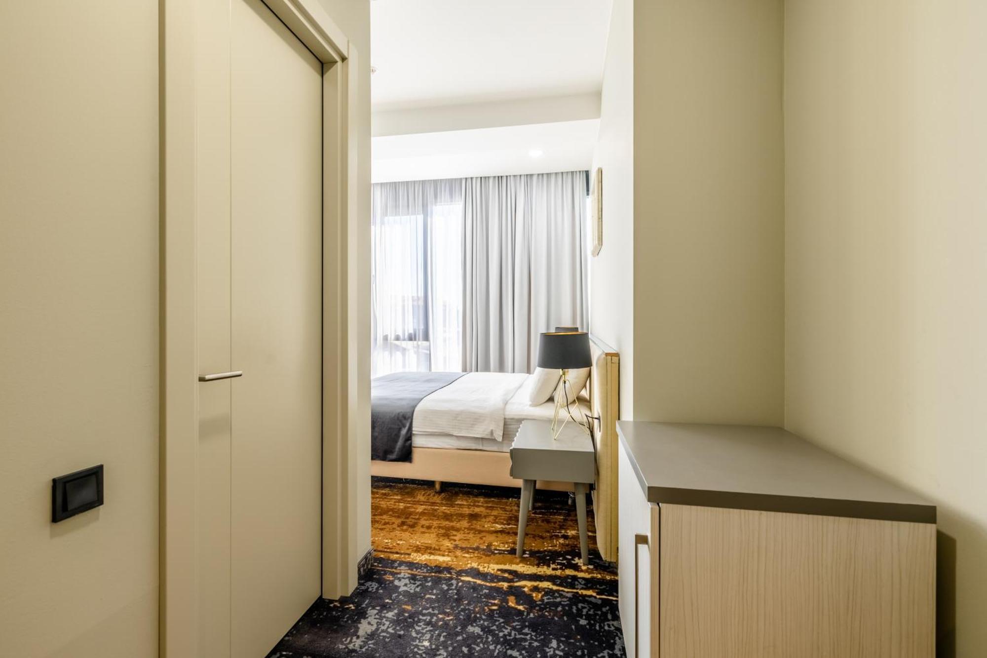Brosse Garden Hotel Tbilisi Quarto foto