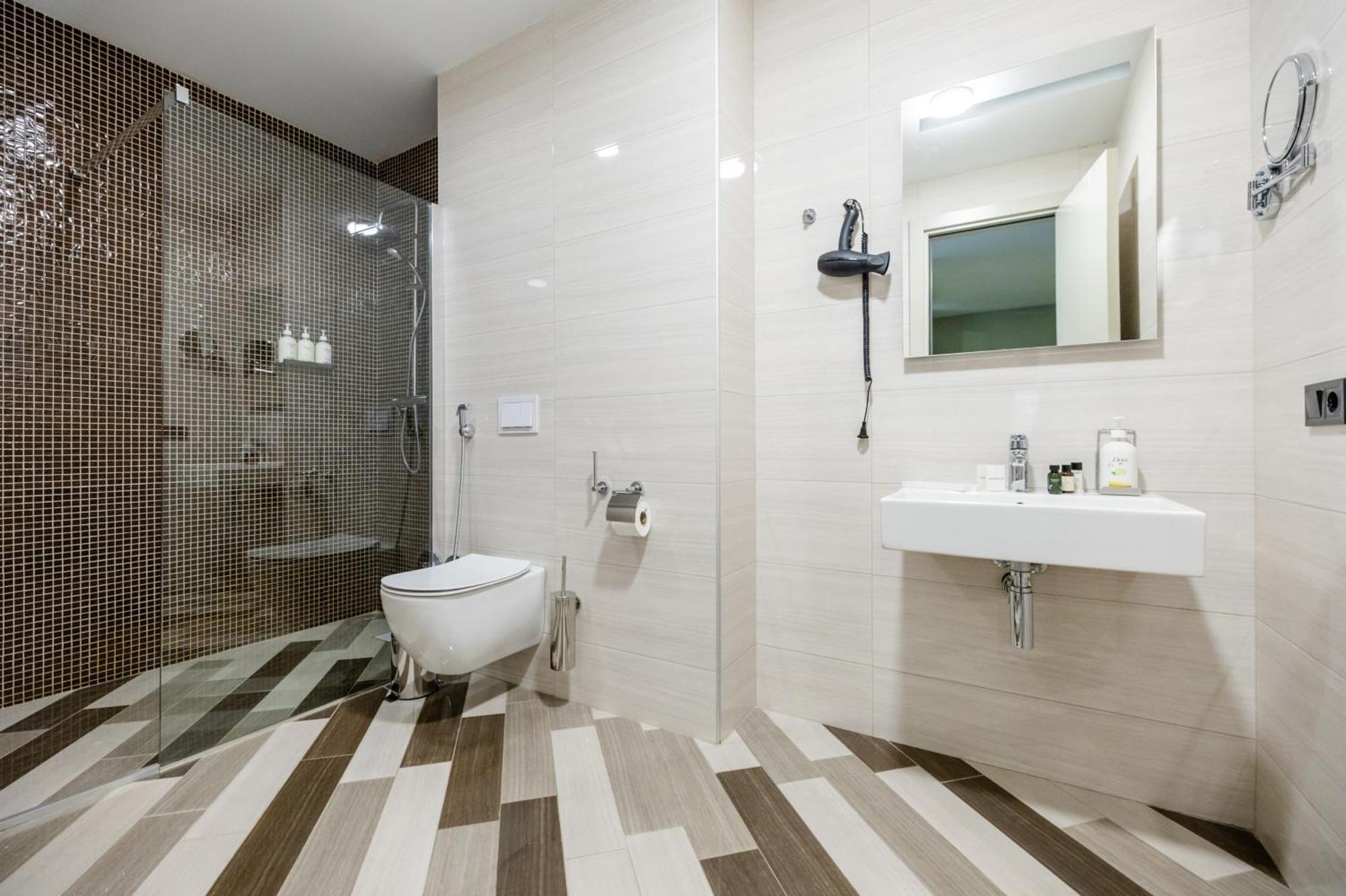 Brosse Garden Hotel Tbilisi Quarto foto