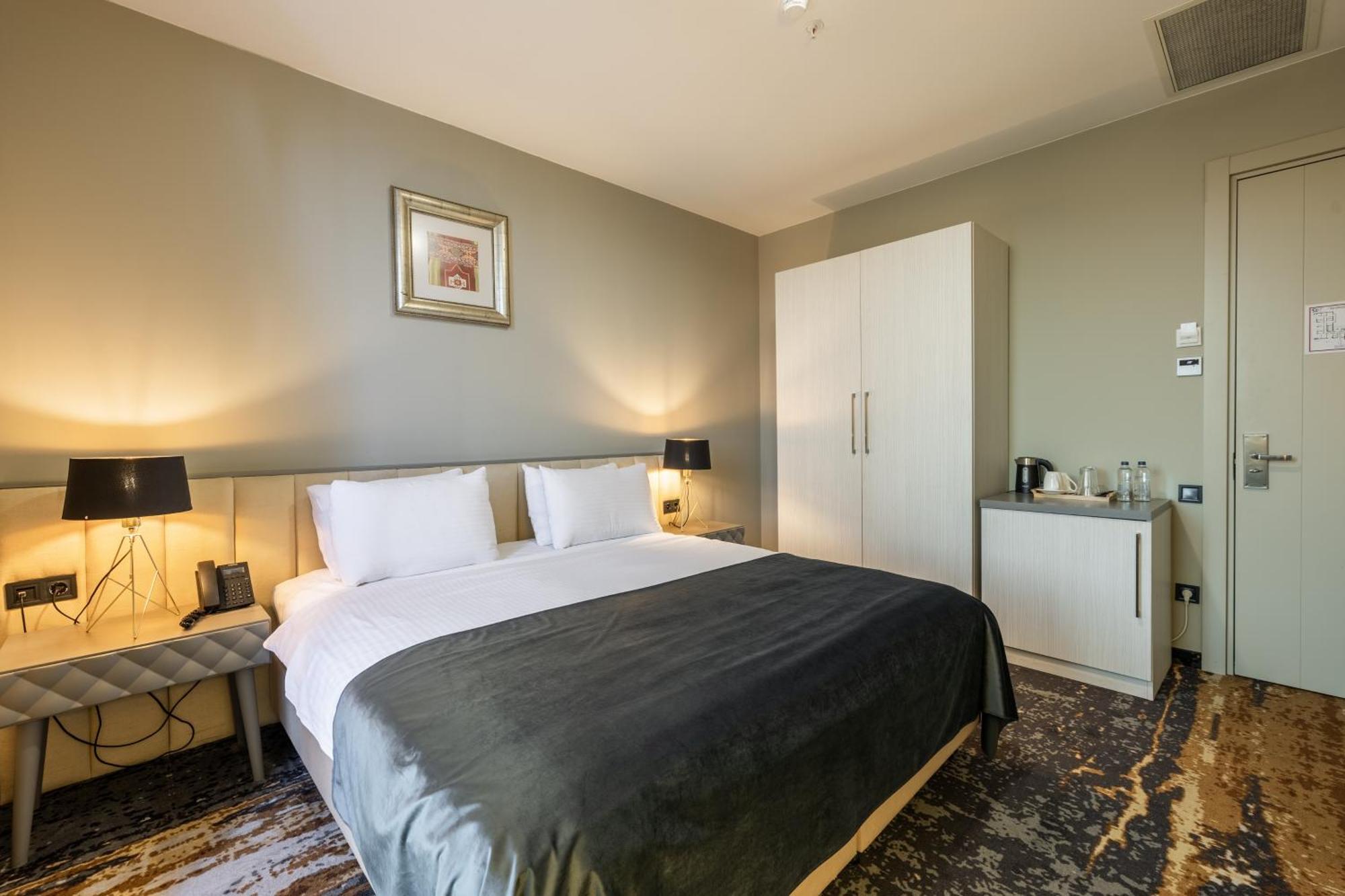 Brosse Garden Hotel Tbilisi Quarto foto